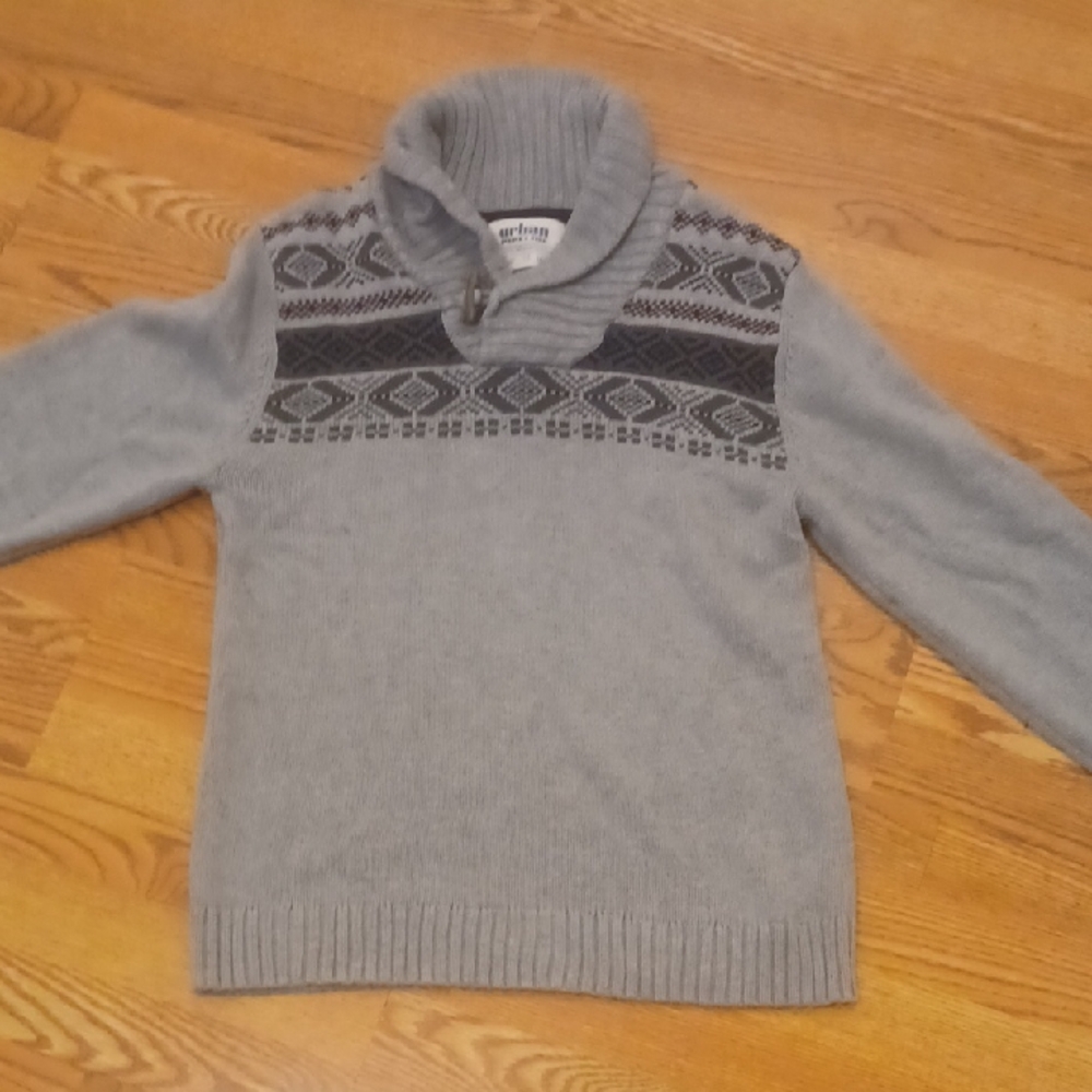 Urban Pipeline Sweater Size Large